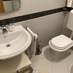 Cozy Varos Apartament *