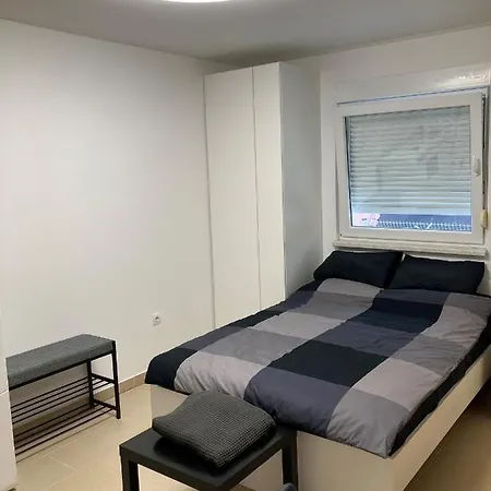 Cozy Varos Apartment