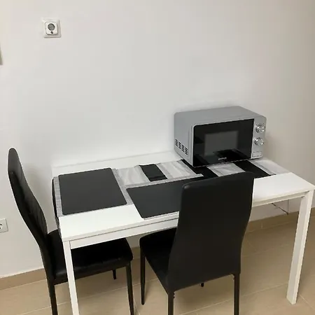 Cozy Varos Apartment