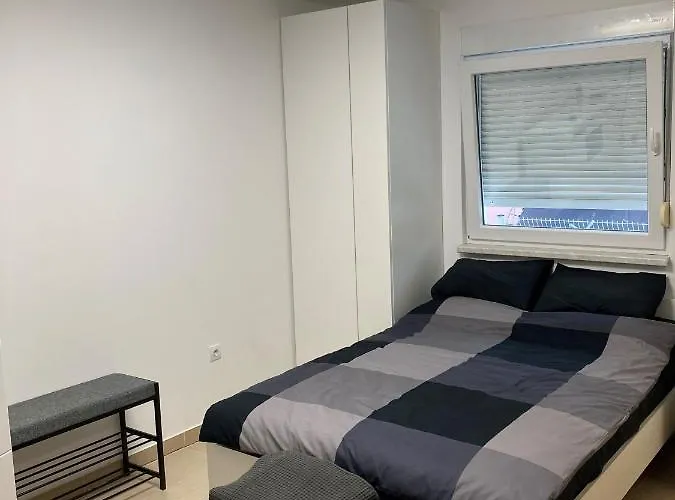 Cozy Varos Apartament